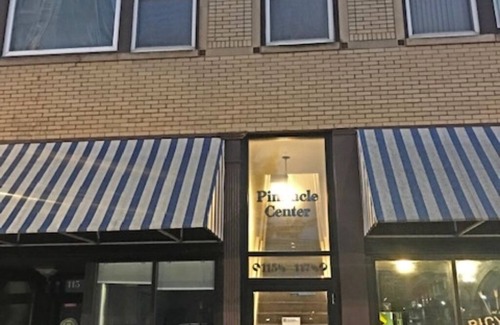 South Bend Appartement | Court séjour près de Notre Dame parfait pour les week-ends de football ou les voyages d'affaires.
