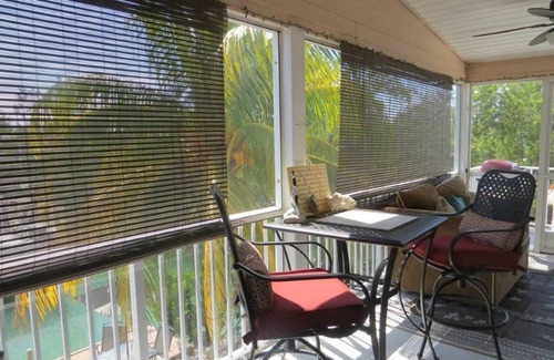 Cutthroat Harbor Estates Maison | SHORT TERM RENT WITH 10k BOAT LIFT Avail from 5/1/2025 for 5-6 months