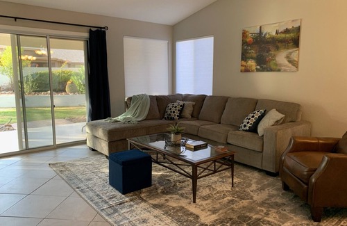 Saddlebrooke Maison | Short Walk to Activity Center and pool with beautiful yard - pet friendly!!