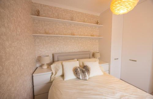Thurso Maison | Short Walk to the Beach - 2 Guests - Free Parking