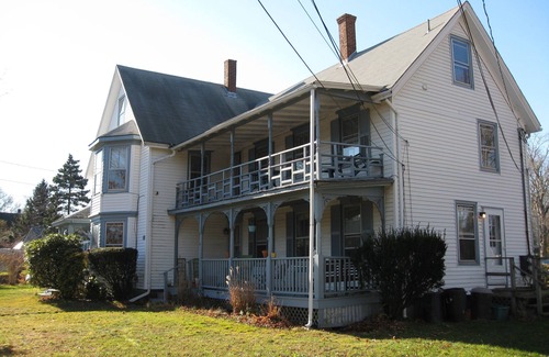 Vineyard Haven Copropriété | Short Walk to Town - Nice Comfortable -Reasonable