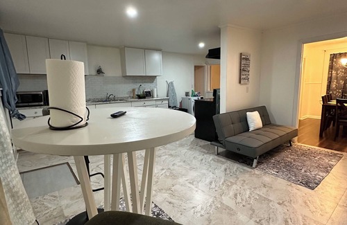 Shreveport Maison | Shreveport Work, Play, Stay, Sleeps 7, With 2bedrooms, 2 Full Bathrooms