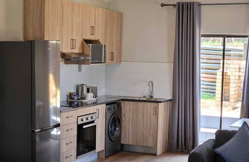 Greater Johannesburg Metropolitan Area Cabine | Shumba Valley Lodge