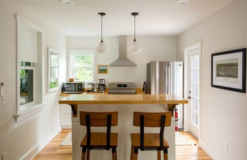Manayunk Cottage | Shurs Lane Cottage, EV Charging, Free Parking, in the heart of Manayunk