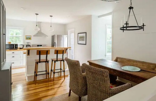 Manayunk Cottage | Shurs Lane Cottage, EV Charging, Free Parking, in the heart of Manayunk