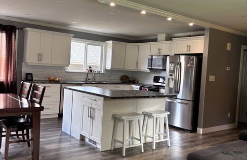 Canoe Maison | Shuswap Serenity Shuswap Lake, Canoe B.C.