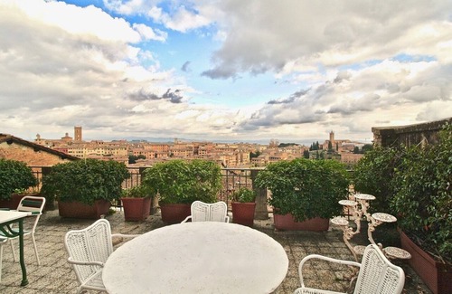 Siena Historical Center Appartement | SIENA MEDIEVALE - Trois Chambres Appartement, Couchages 6