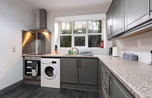 Cwm Frwd Oer Appartement | Mariah Flat - 2 Bedroom getaway in Pontypool