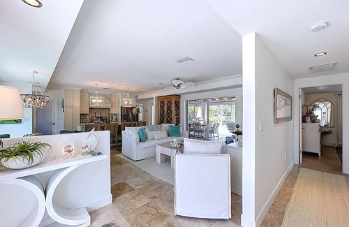 Siesta Key Village Maison | Siesta Key Oasis-Spectacular with heated pool/spa and steps to beach and Village