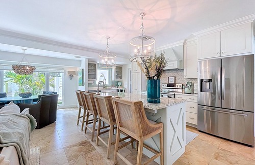 Siesta Key Village Maison | Siesta Key Oasis-Spectacular with heated pool/spa and steps to beach and Village