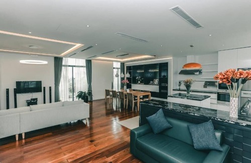 Ba Dinh Appartement | Signature Duplex-3Rooms-3Bathroom-Spacious Balcony