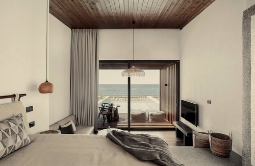 Preveza Hôtel | Signature Pool Suite - Outdoor Whirlpool Bath & Sea Front by Meraviglia Slow Liv