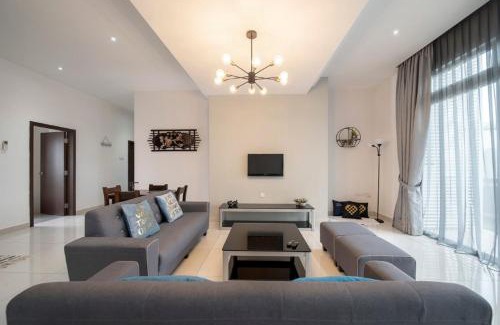 Taman Century Appartement | Signature Private Pool 16pax KSL Midvalley