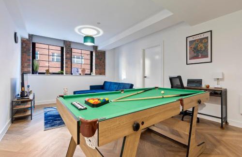The Westside Appartement | Signature Suite- City Centre, Canal, Pool Table, Netflix Sleeps 7