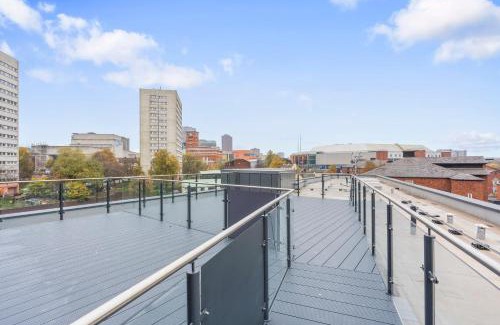 The Westside Appartement | Signature Suite- City Centre, Canal, Pool Table, Netflix Sleeps 7