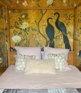 Ville-d'Avray Appartement | Signature topfloor flat in a shared XIX century Mansion in Western Paris