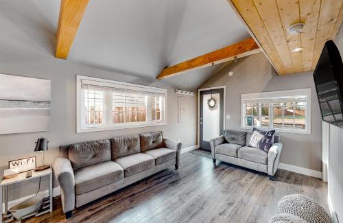Lincoln City Maison | Siletz Bay Getaway