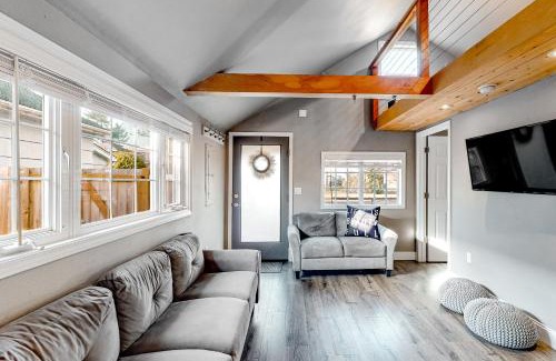 Lincoln City Maison | Siletz Bay Getaway