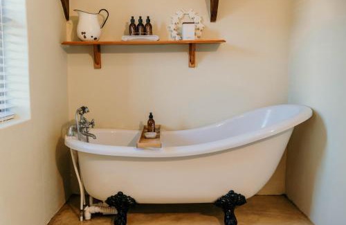 Riebeek Kasteel Appartement | Silky Oaks Couples Retreat