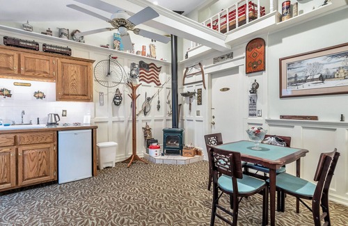 Clarks Summit Maison | Silo Suite - Red Barn Village
