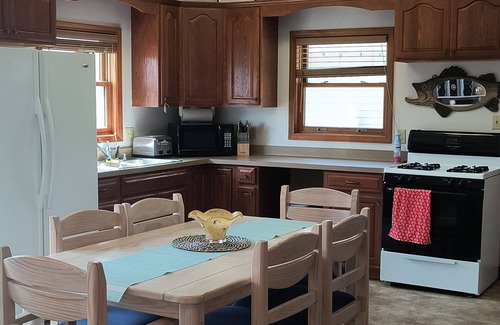 Perry Maison | Silver Lake, NY - Lakeside Retreat: 2025 Fall Dates Available!!!
