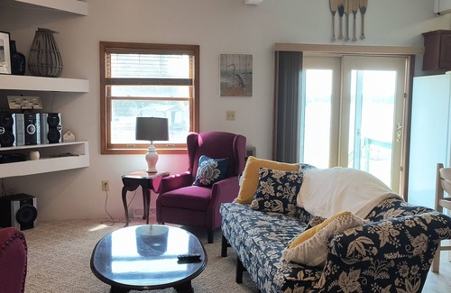 Perry Maison | Silver Lake, NY - Lakeside Retreat: 2025 Fall Dates Available!!!