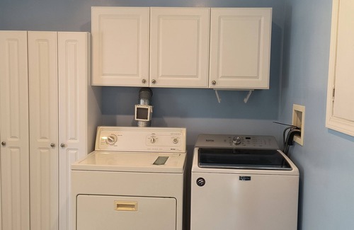 Perry Maison | Silver Lake, NY - Lakeside Retreat: 2025 Fall Dates Available!!!