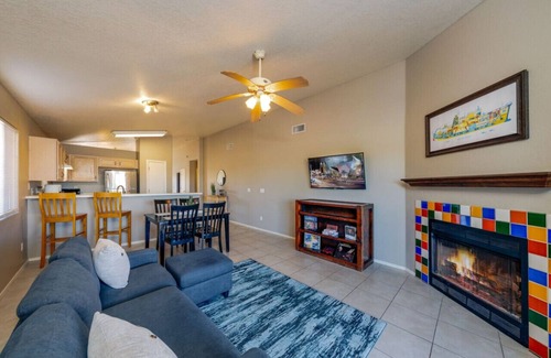 Tucson Maison | Silverbell / 3 BR & 2 BA / Garage / Fenced / Quiet
