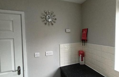 Oldbury Maison | Silverlight's Place - 2BR Home in Central Oldbury