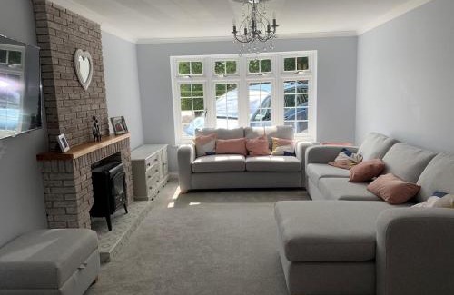 Duncote Maison | Silverstone - 5 Bed - Sleeps 10