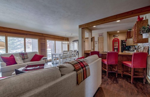 Wildernest Copropriété | Silverthorne Condo with Mtn views, Pool & Hot tub