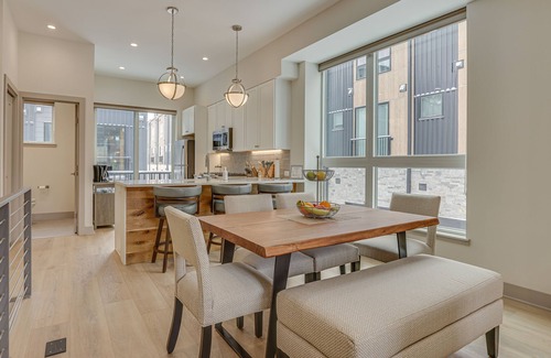 Silverthorne Maison | Silverthorne Townhome w/ Hot Tub: Walk to Town!