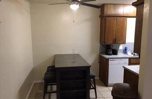 Lawton Appartement | Simple 1-bedroom unit upstairs close to Fort Sill!