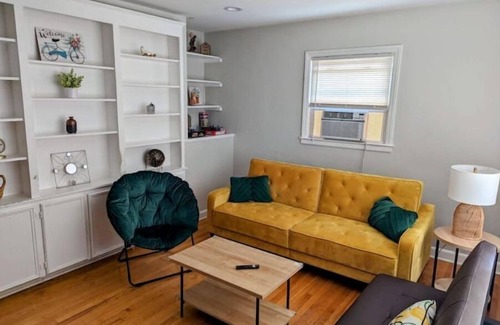 Roanoke Maison | Simple but functional home in a diverse neighborhood