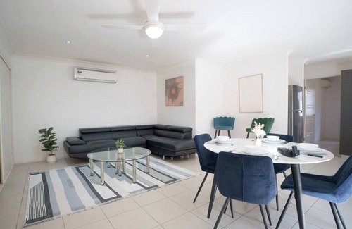 Calamvale Maison | Simple & Comfortable 2 bedrooms