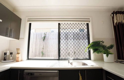 Calamvale Maison | Simple & Comfortable 2 bedrooms