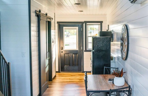 Shipshewana Maison | Simple Serenity Loft - Tiny Home #6