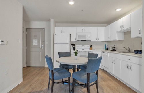 Far North Central Appartement | Simplicity At the Rim 1321 I Comfy 2 Bed 2 Bath
