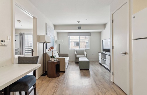 Far North Central Appartement | Simplicity At the Rim 1317 I Comfy 1 Bed 1 Bath
