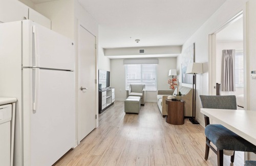 Far North Central Appartement | Simplicity At the Rim 1219 I Spacious 1 Bed 1 Bth
