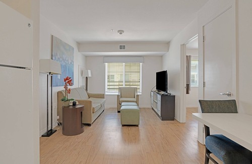 Far North Central Appartement | Simplicity At the Rim 1311 I Spacious 1 Bed 1 Bth