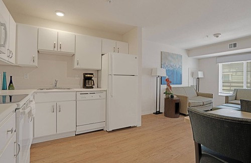 Far North Central Appartement | Simplicity At the Rim 1311 I Spacious 1 Bed 1 Bth