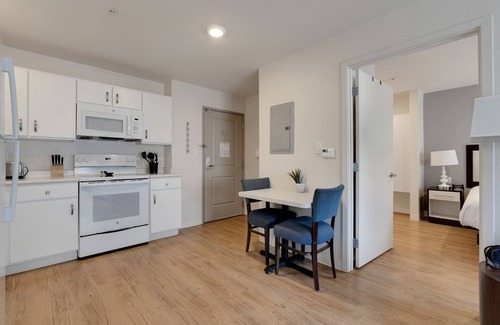 Far North Central Appartement | Simplicity At the Rim 1417 I Spacious 1 Bed 1 Bth