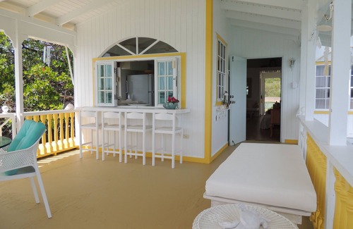 Lajas Maison | Simply Elegant and Classy