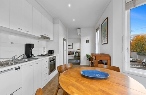 Kensington Appartement | Simply Kensington by Ready Set Stay