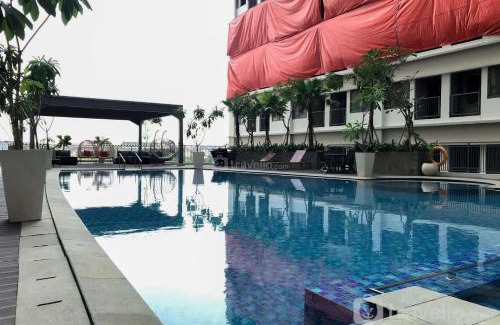 Duren Sawit Appartement | Simply Look Studio Room Gateway Park LRT City Jatibening Apartment By Travelio