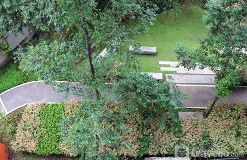 Duren Sawit Appartement | Simply Look Studio Room Gateway Park LRT City Jatibening Apartment By Travelio