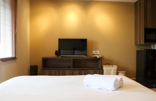 Duren Sawit Appartement | Simply Look Studio Room Gateway Park LRT City Jatibening Apartment By Travelio