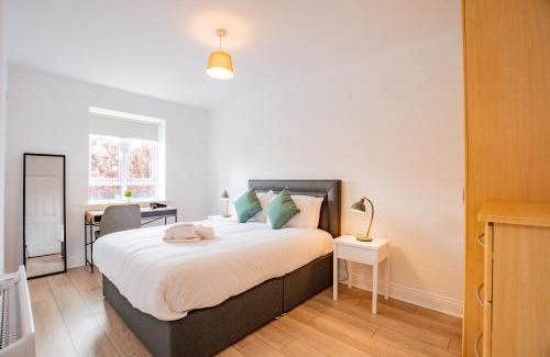 Galway City Centre Appartement | Simply Stunning 3 Bed Apartment with Free Parking