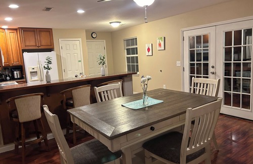 Collegedale Appartement | "Simply Sunny Farm Tranquil & Spacious 3 BR/2 BA Apartment w/Deck